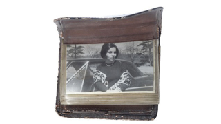 Illustration for article titled A Man Finds His Lost Wallet After 40 Years